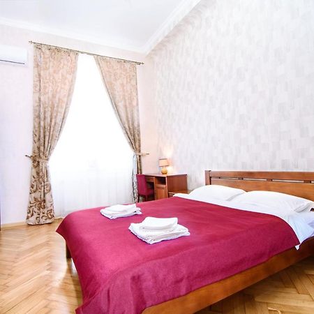 Cossacks Hostel Lviv Buitenkant foto