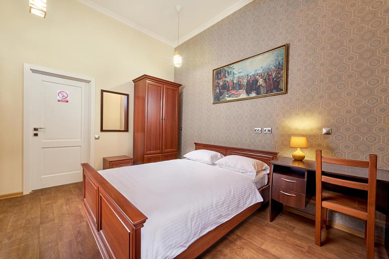 Cossacks Hostel Lviv Buitenkant foto